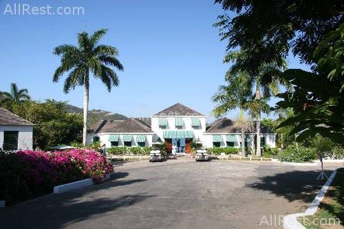 Round Hill Hotel & Villas 27